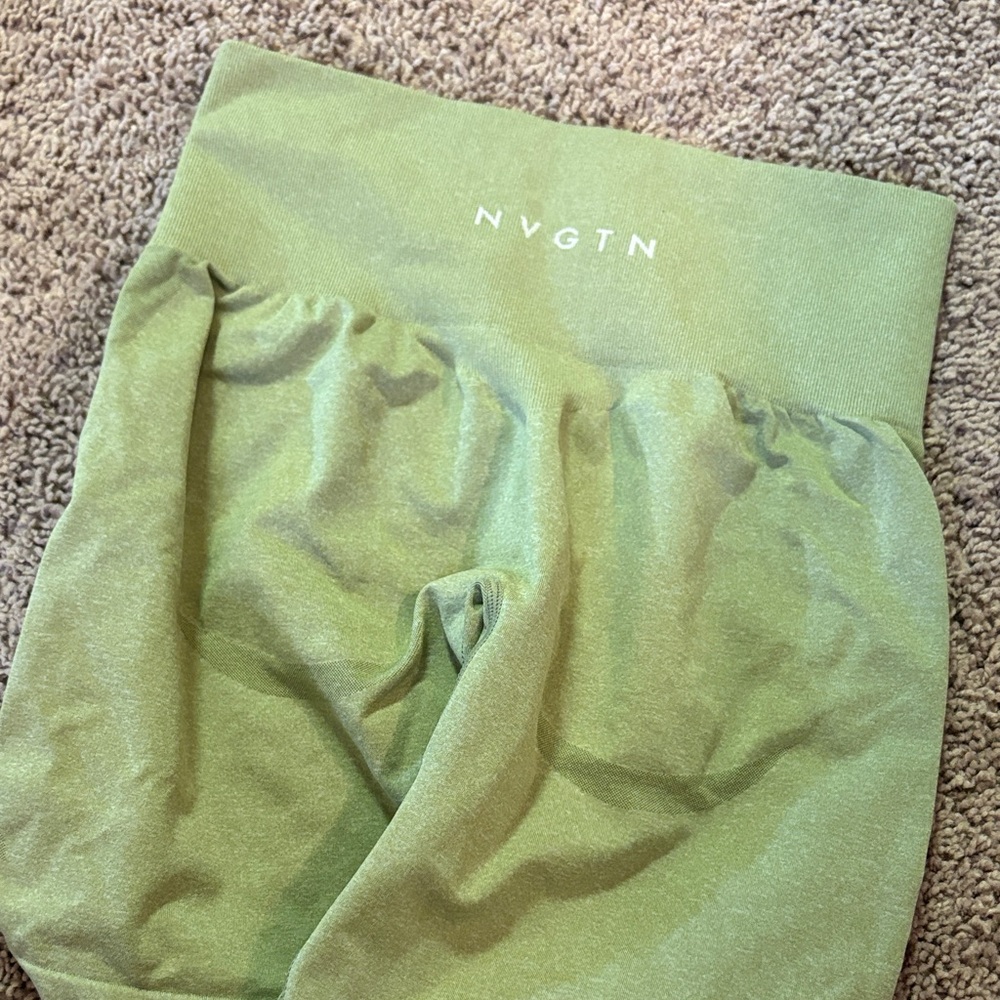 NVGTN seamless contour green shorts